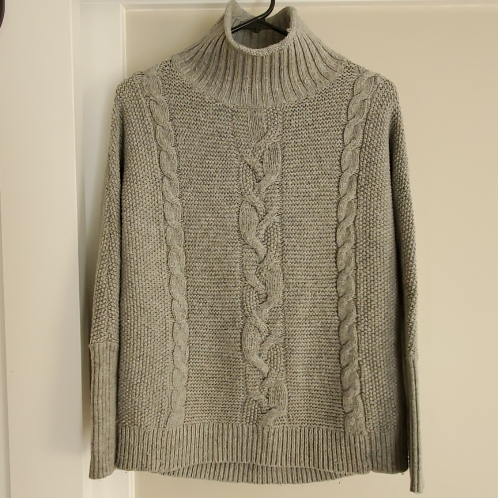 THE GAP Mock Neck Gray Cable-Knit  Sweater